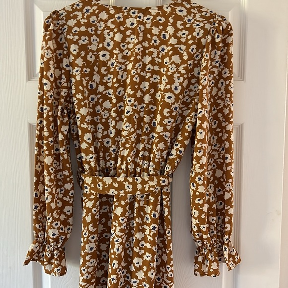 Golden Floral Long Sleeve Dress - Size M - Picture 7 of 8
